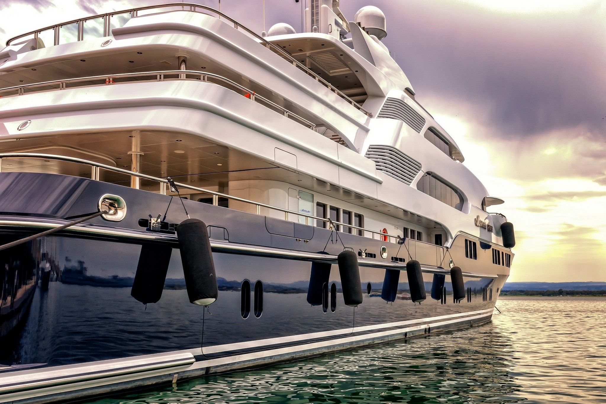 enerconvip.yacht