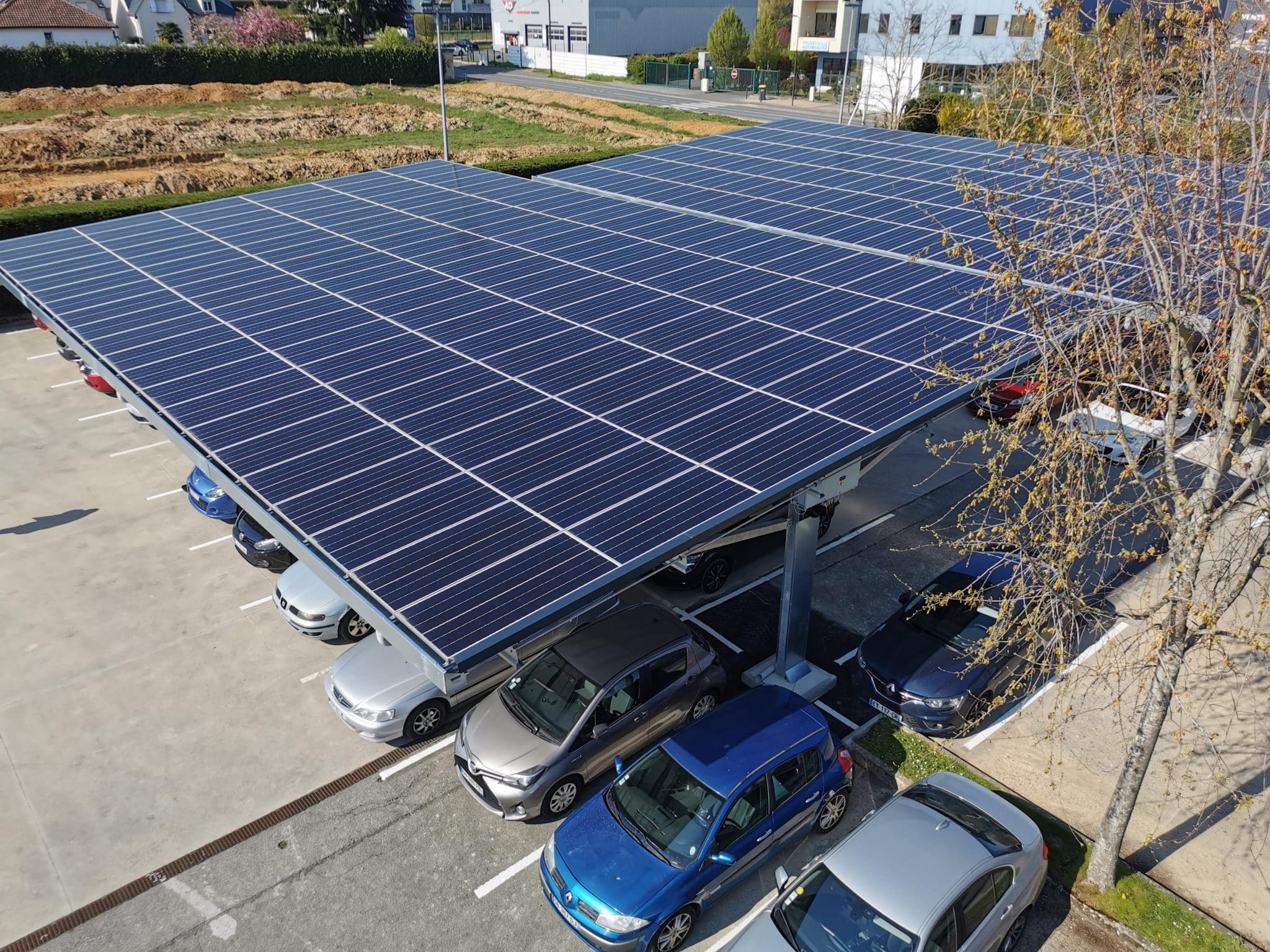 Ombrières Photovoltaïques : Fonctionnement, installation et ...